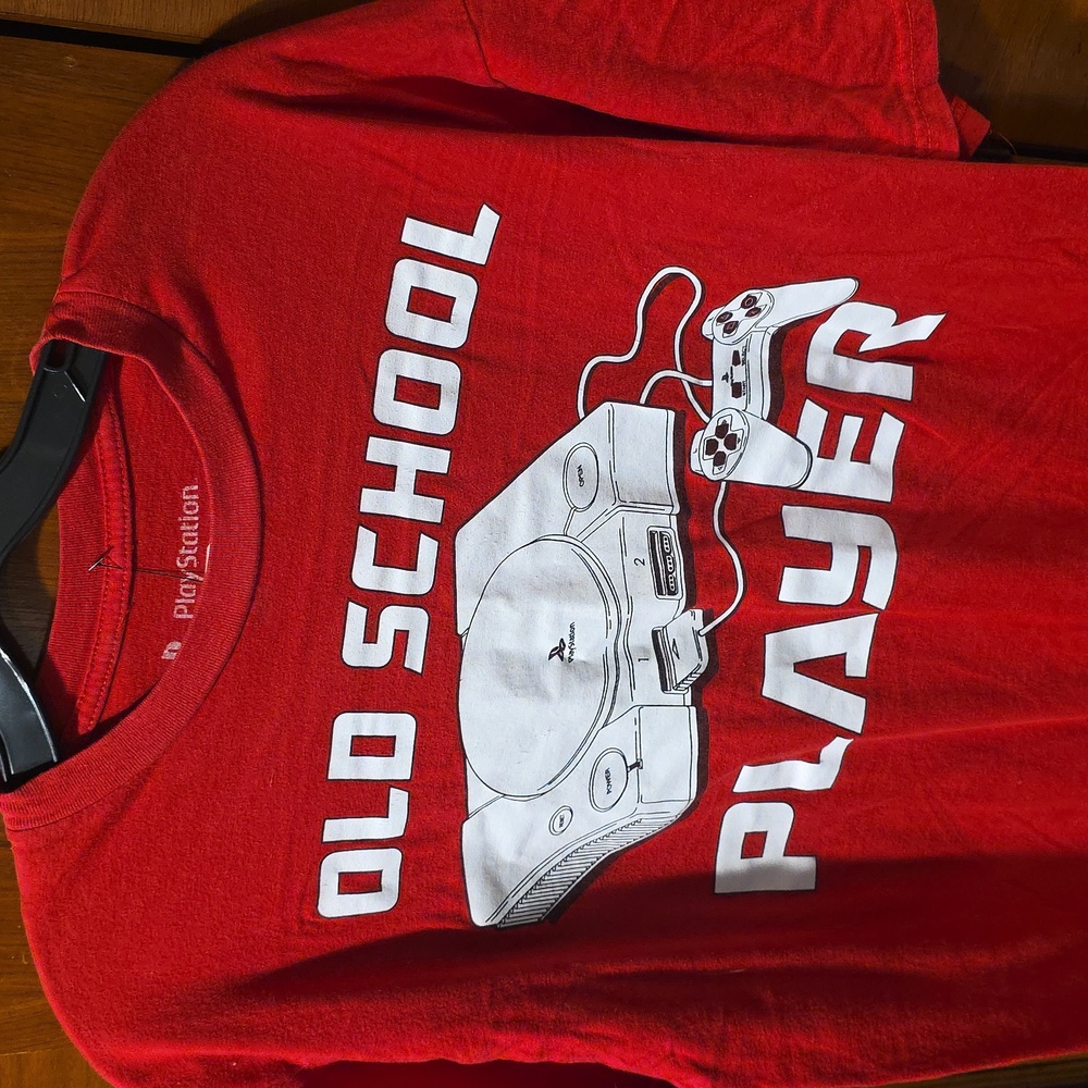 T-Shirt - Picture 2 of 4